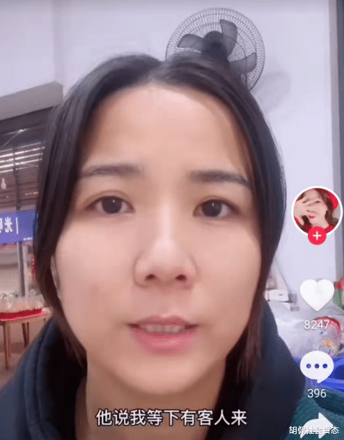 贫困大爷点菜等贵客,独坐3个小时不见人来,网友知道真相后哭了