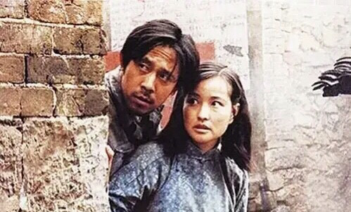 刘晓庆|当年，刘晓庆婚内出轨姜文，丈夫逼姜文写出轨细节，因一句话暴怒