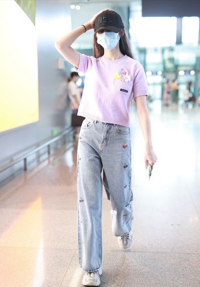 Lady变美日记 被林允的美貌惊艳到了，身穿紫色挂脖珍珠裙，肉肉身材好可爱