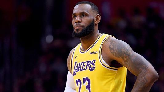 勒布朗·詹姆斯|彻底怒了！詹姆斯怒斥希尔：他的肮脏动作毁了我和湖人的前途