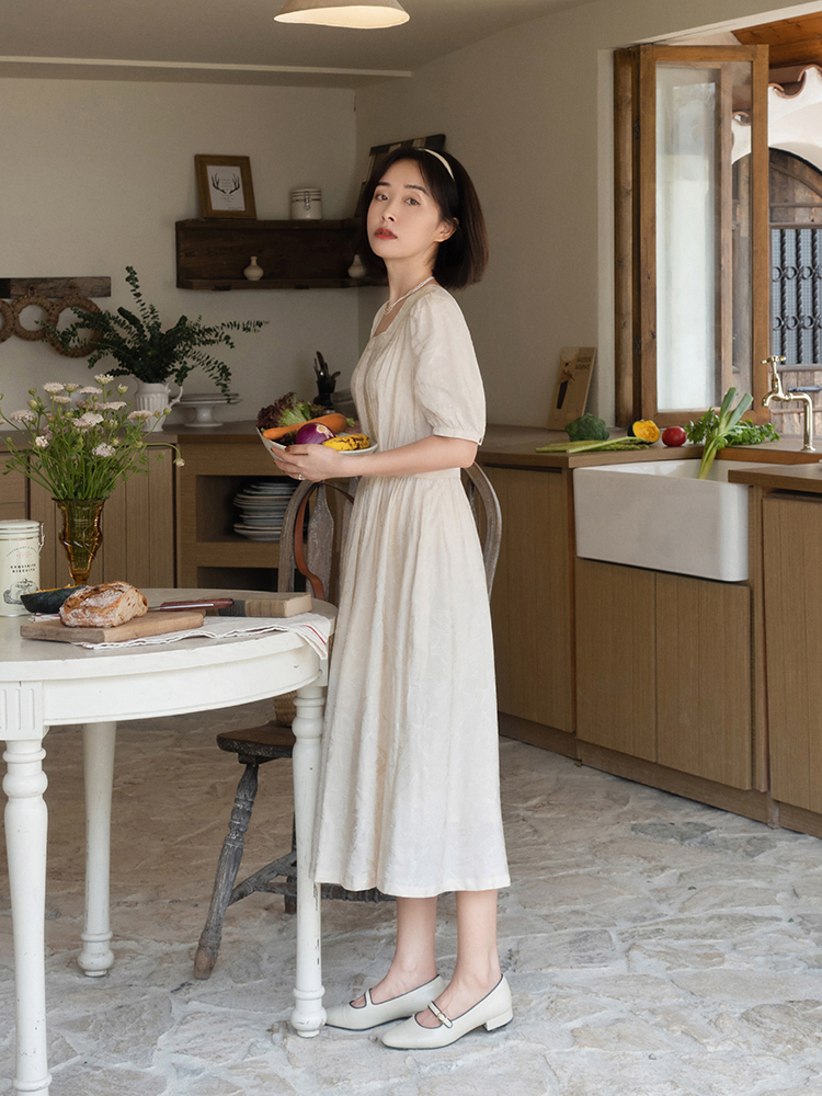 何有强|女神博主绿色衣服单品穿搭，居然能搭配得那么好看，优雅又显白