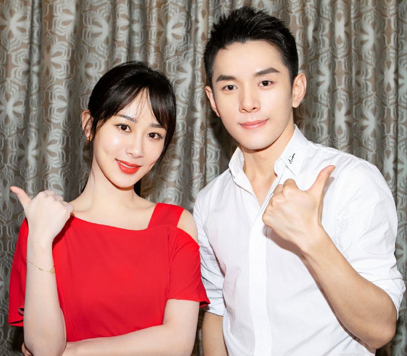 明星|有种“献丑”叫网红和明星的合影，相机变照妖镜，李现来搞笑的吗