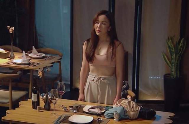 娄艺潇|曾经的“胡一菲”再也见不到了，网友捶胸表示惋惜