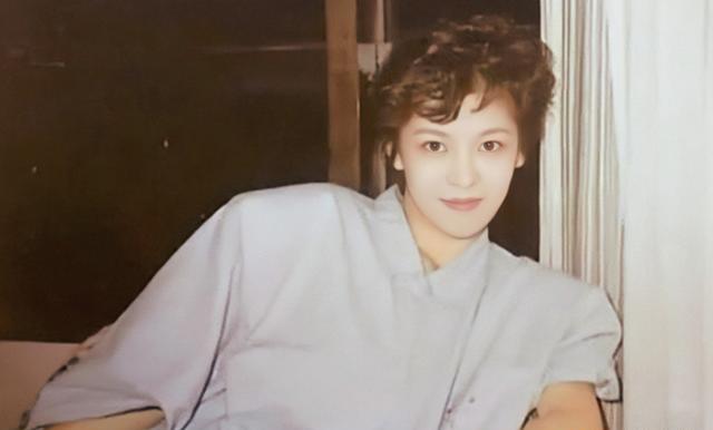 陈岚|亲妈当年跪地逼做舞女,不肯去后爸爸也跪地逼求,向太的非凡人生