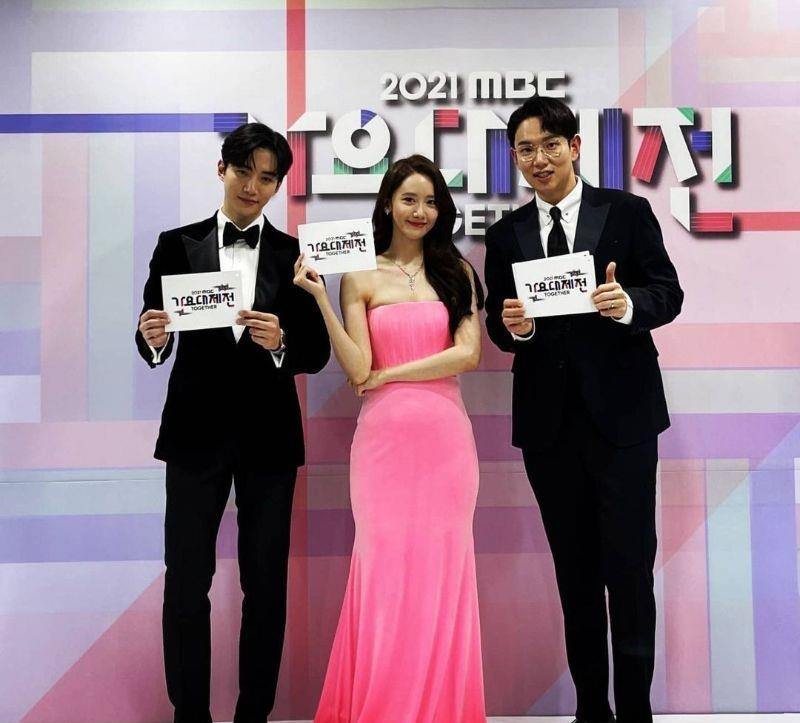 霍启刚|李俊昊林允儿MBC特别舞台超火辣！Junho绅士手引热议！