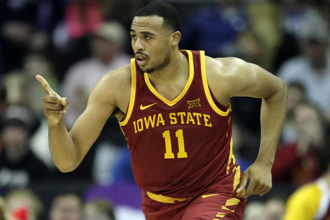 湖人队|牛逼！年薪3000万！湖人核武留不住了