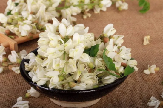 花茶|美容养颜有妙招，3种花茶经常喝，让你越喝越“年轻”