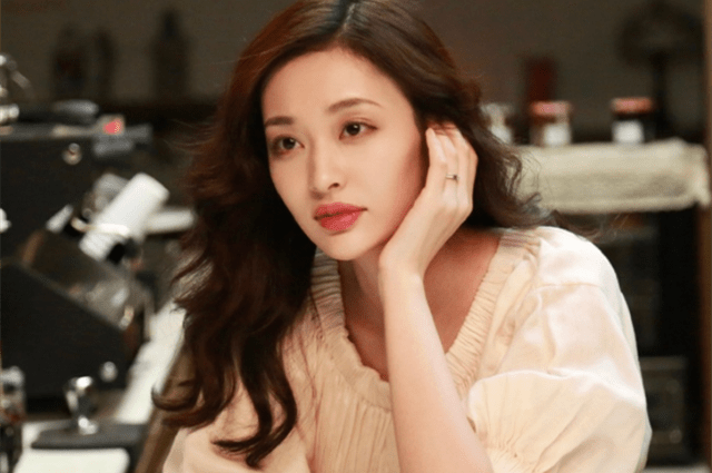 盖玥希|盖玥希《一剪芳华》刚播，又有一部新剧将播，男主有颜值有演技