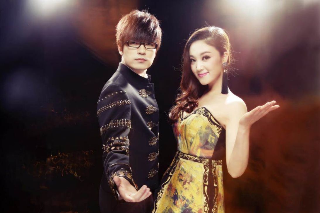 凤凰传奇|凤凰传奇的“清醒”:9次上春晚,五五分账23年,比玖月奇迹高明