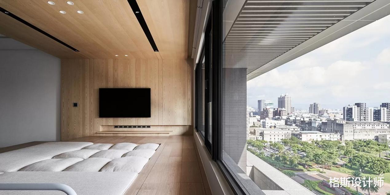 台湾夫妻138㎡的家，因巧妙布局而走红网络，客厅设计好特别