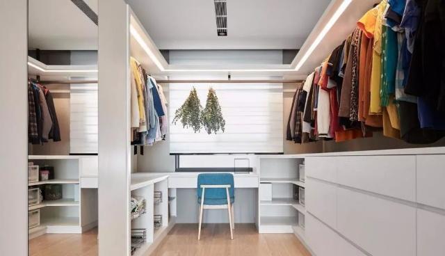 这么漂亮的衣帽间,收纳这么强大,一定要给你老婆装一个!