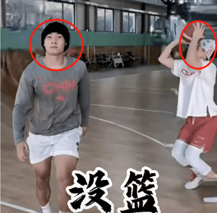 郭艾倫|其樂融融！趙睿、郭艾倫不打算摘帽子了？徐杰、張鎮(zhèn)麟學(xué)習(xí)新技能