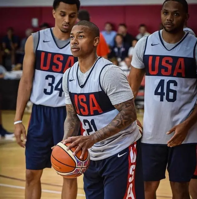 湖人队|挖槽!总冠军概率为0!俩球员申请加入湖人!