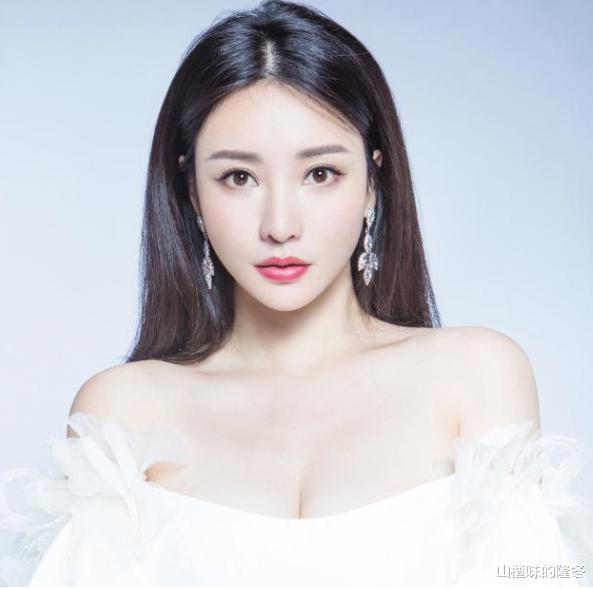 柳岩|41岁柳岩健身照爆出，身材好到“犯规”，依旧风韵犹存