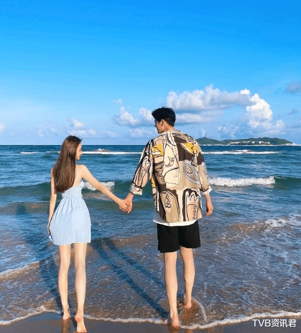 郭品超|恭喜！44岁知名男星自爆婚期，与小19岁圈内女友因戏生情秘恋3年