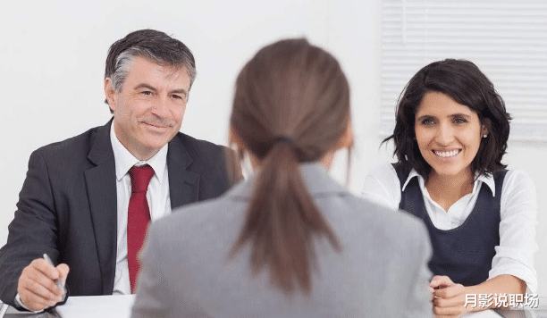 张强|面试官：你上一份工作的月薪是多少？帅哥显摆回答，结果愣了