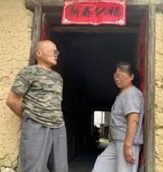 温柔剑客|朱小贞父母透露，洗剪吹和女儿长期感情不和，还曾家暴过女儿