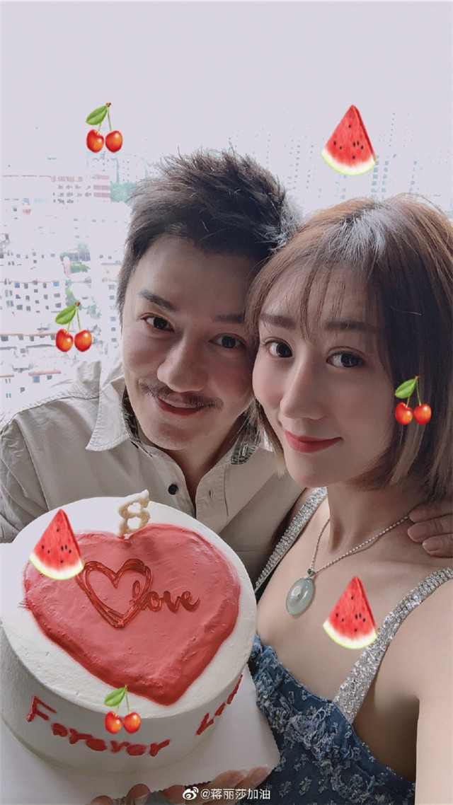 蒋丽莎|蒋丽莎陈浩民庆祝结婚十周年，一家六口齐出镜，全家似复制粘贴