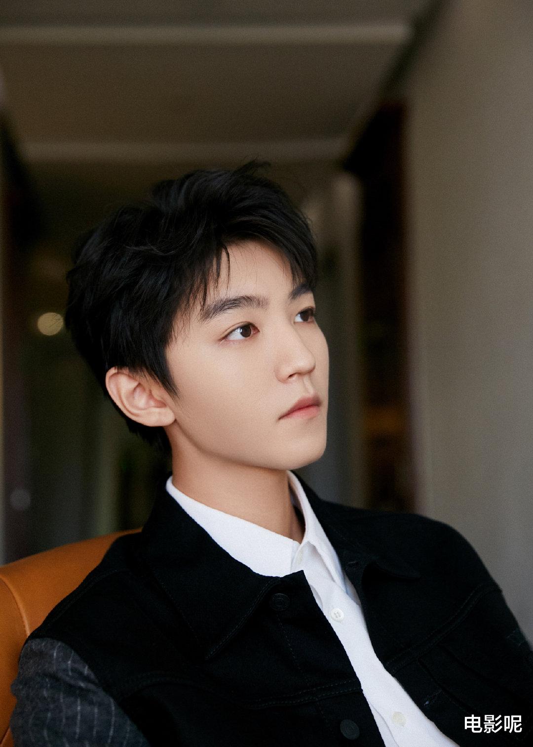 杨洋|王俊凯参加活动采访，谈到观影收获，主持人透露小凯将要进组