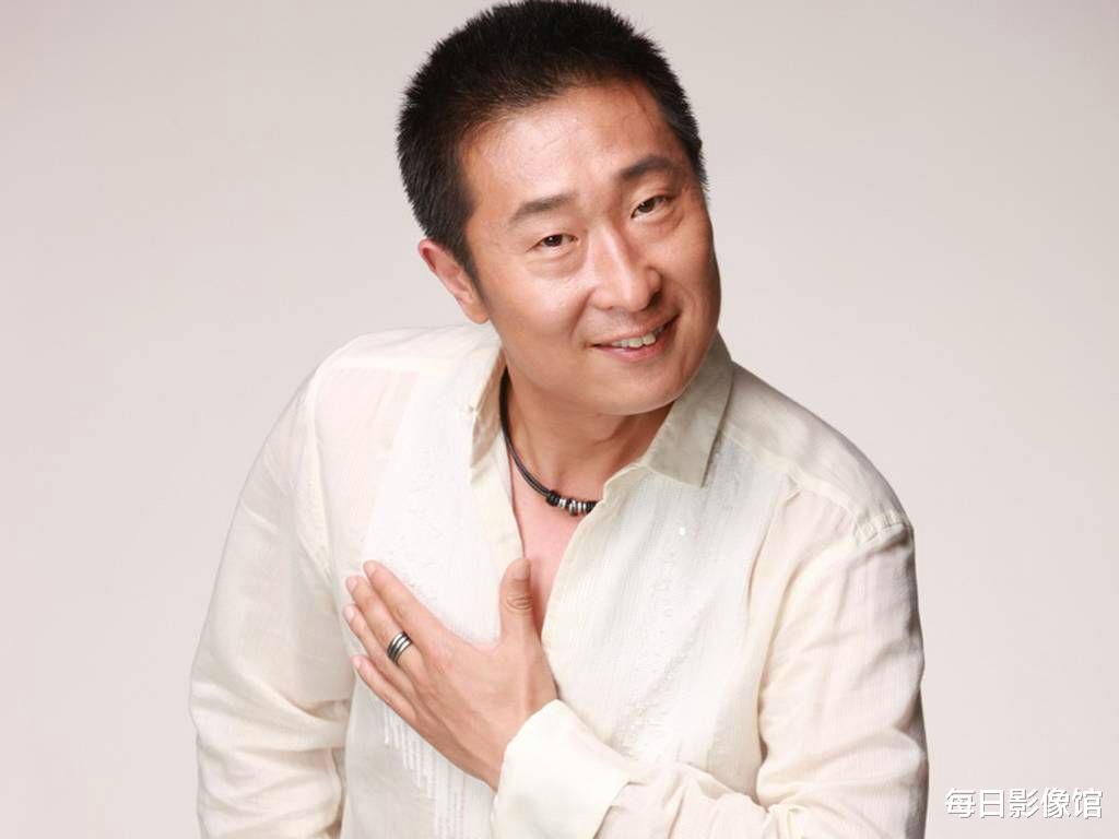 谢娜|14次登春晚，37岁因饰演“农民”一剧爆红！他的成名离不开2大贵人