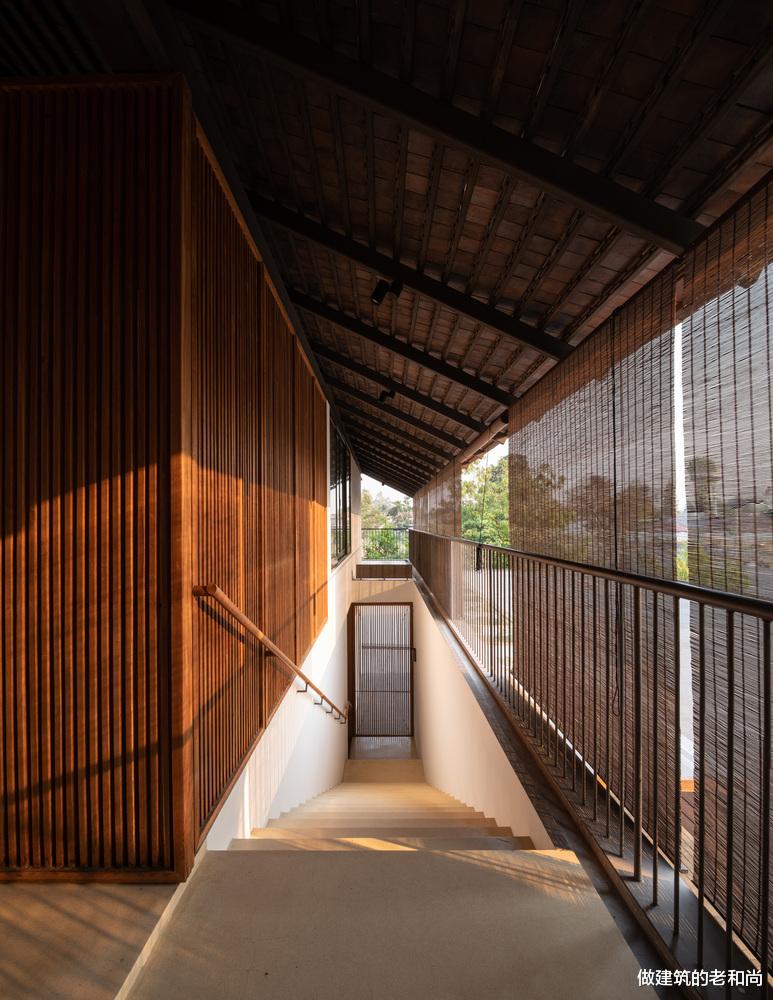 干净简洁的泰国小宅,可持续性的美学设计贯穿其中