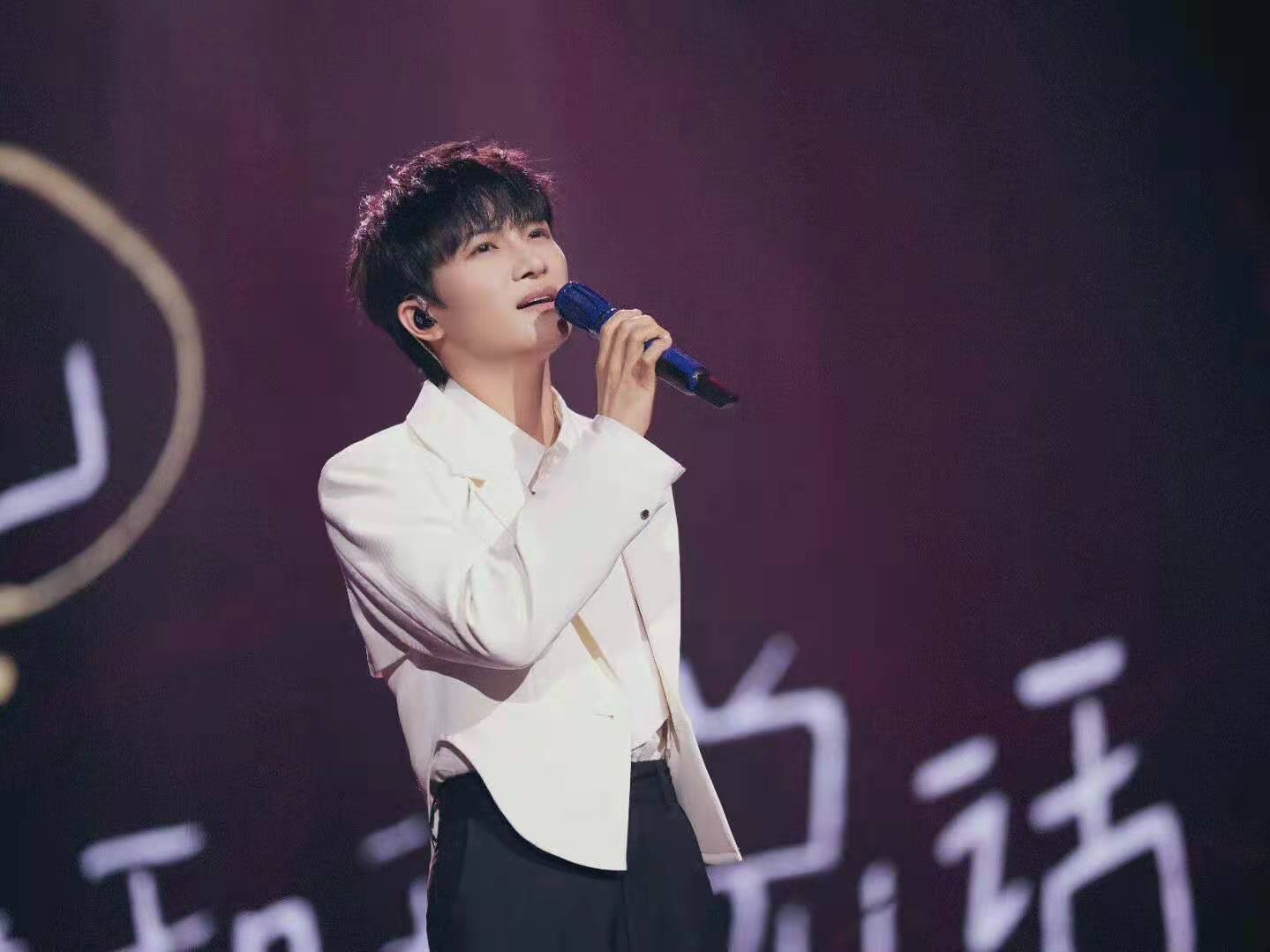 圣诞节|生米：周深的天籁之音响彻在耳畔，我感受到世界该有的温柔与浪漫