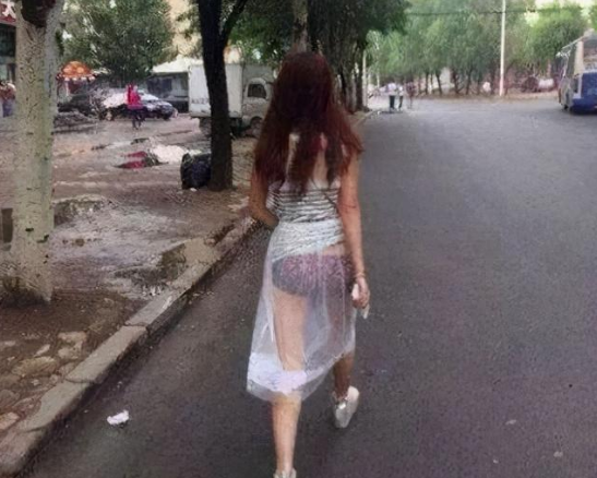 |“爬山的过程中消耗体力不少，于是看到眼前这一幕！”哇哈哈，从哪下口？