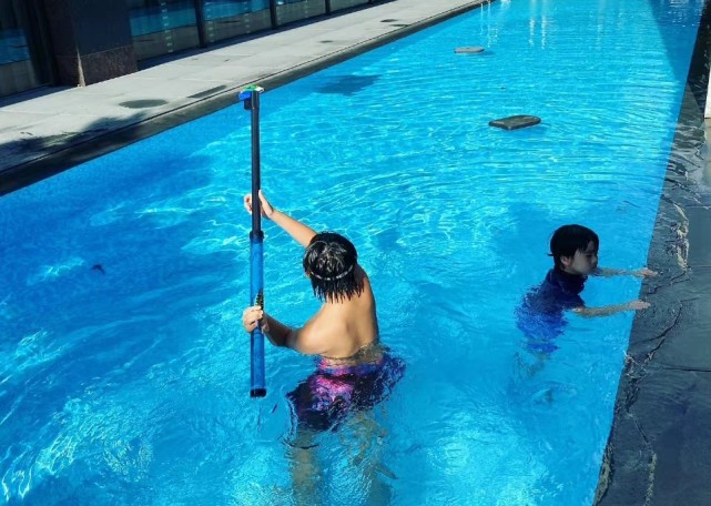 德云社|林志颖发博给妈妈庆生，晒Kimi和两个弟弟骑车背影，都越长越壮实了