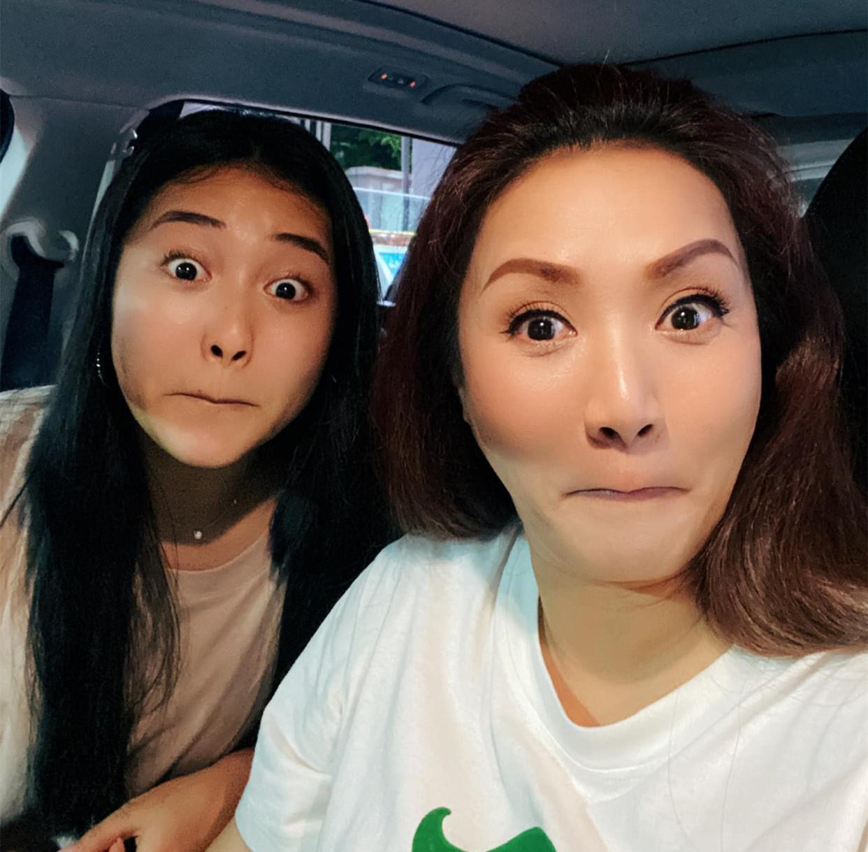 顿芳苓|黎瑞恩母女喝啤酒吃烤肉，18岁女儿皮肤黝黑像老爸，渴望进娱乐圈