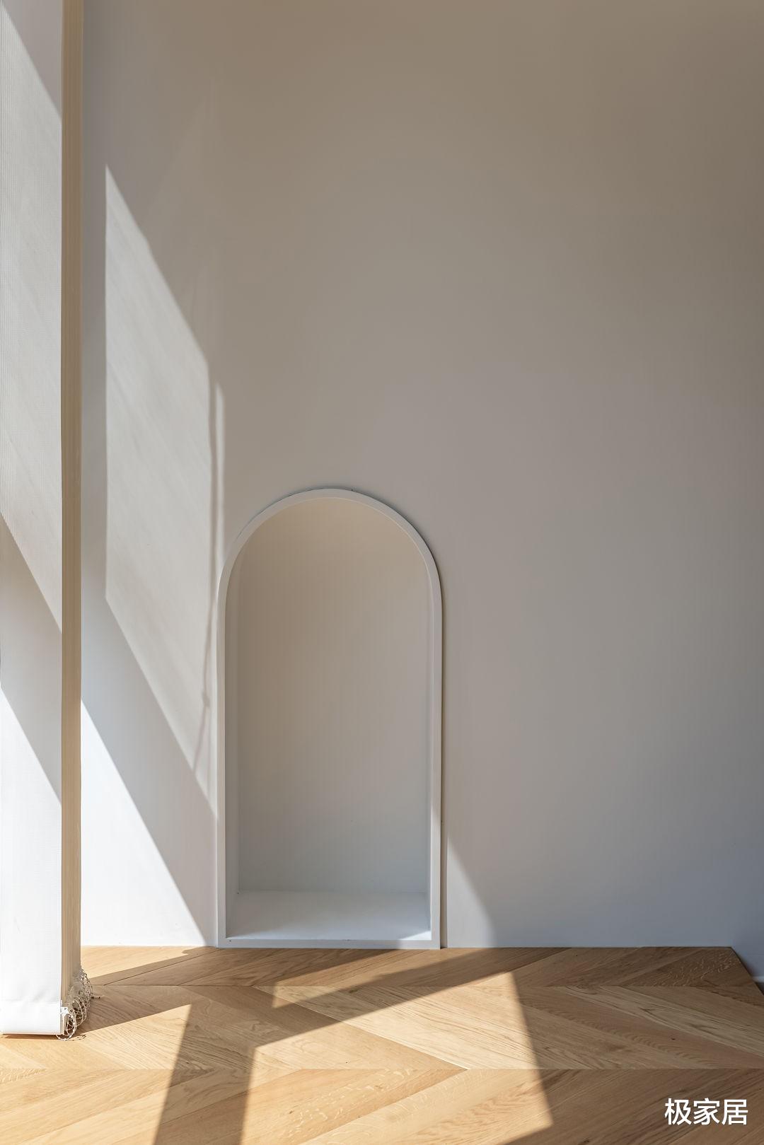 用阳光打造自然温馨之家，一家人独享安逸时光，处处充满爱意