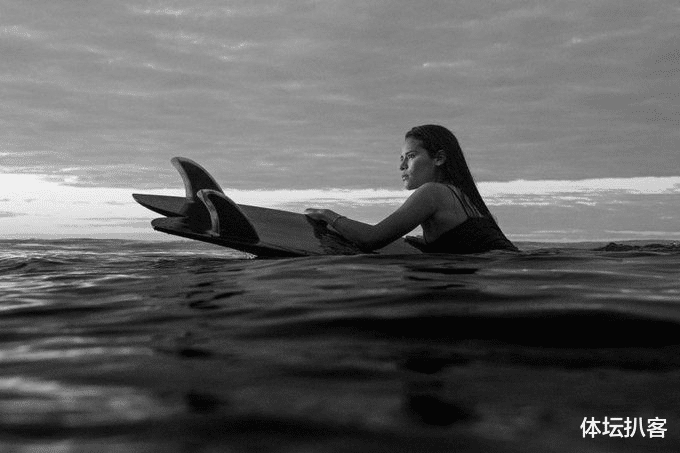 世界纪录|体坛噩耗！22岁美女奥运选手训练时身亡，被闪电击中，官方致哀