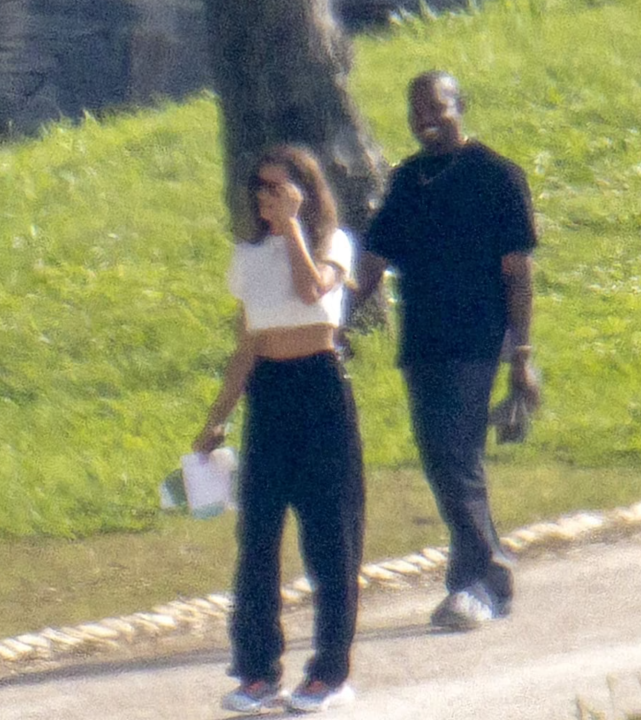 姚明|与卡戴珊彻底情断?侃爷正式约会C罗前女友,两人街头散步超浪漫