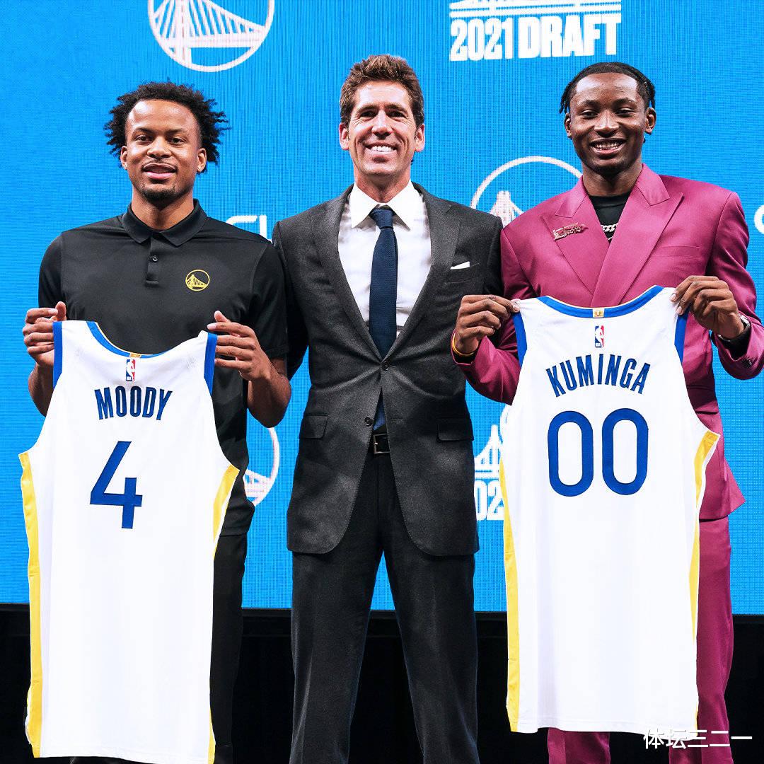 玄武湖 1.7亿先生彻底翻脸！勇士离谱报价，库里下赛季将面临三人包夹？