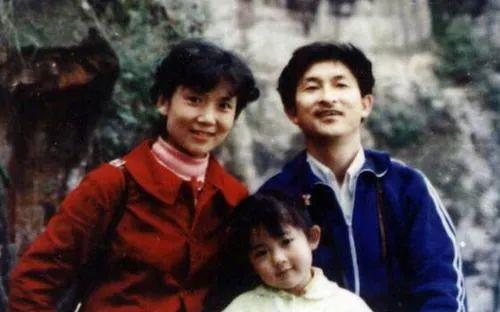 赵丽颖|赵丽颖奋斗史：冯小刚是伯乐，于正是贵人，与6个男人有过故事