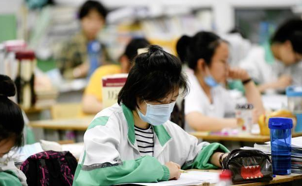 大学|高考分数仅能上“二本”，几类专业尽量别选，否则可能毕业就失业