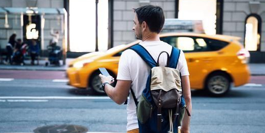 老司机侃侃车 宁愿被罚款也要给无证车派单，滴滴为什么这么“横”？