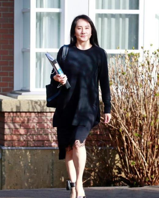 穿衣搭配|孟晚舟的“出庭造型”火了，显瘦又高级，职场穿搭标杆如何养成？