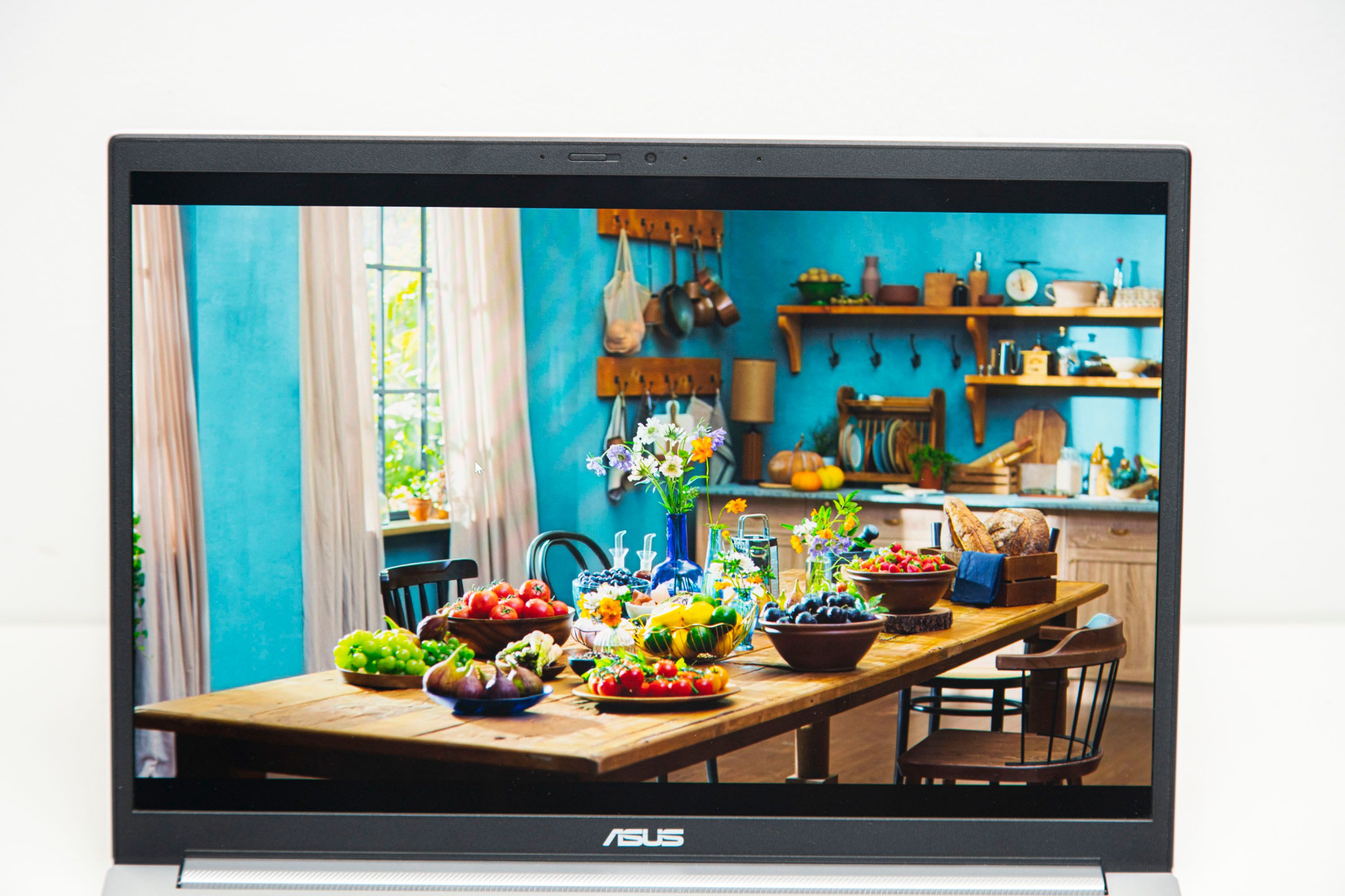 |輕薄創(chuàng)作體驗 流暢運行3A？這輕薄本了不得 靈耀Pro14評測