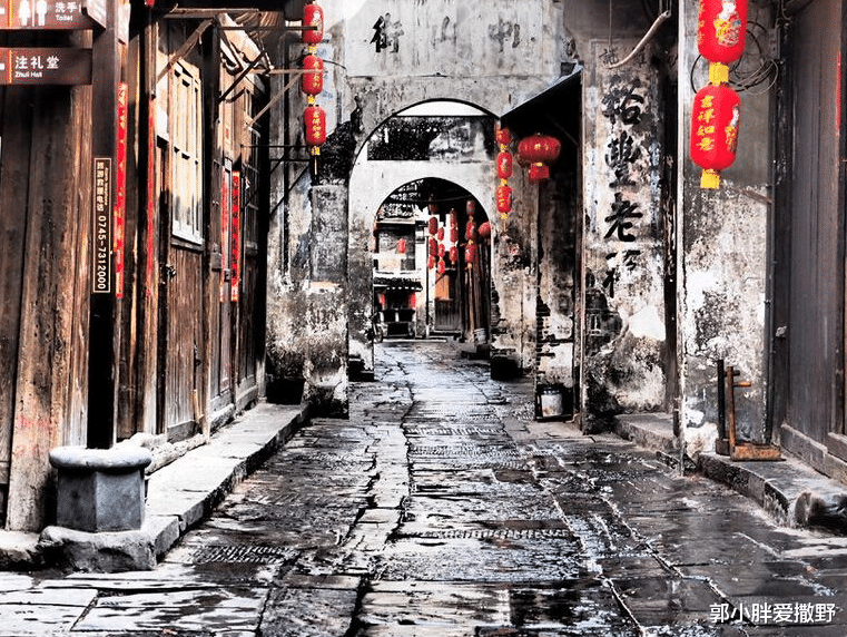 凤凰古城 湖南一座古城,比凤凰古城还早900年,门票仅60元却少有人知