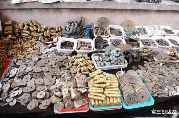 文玩|揭秘全国有名的翡翠玉石和文玩制造集散地,一不小心就会上当!