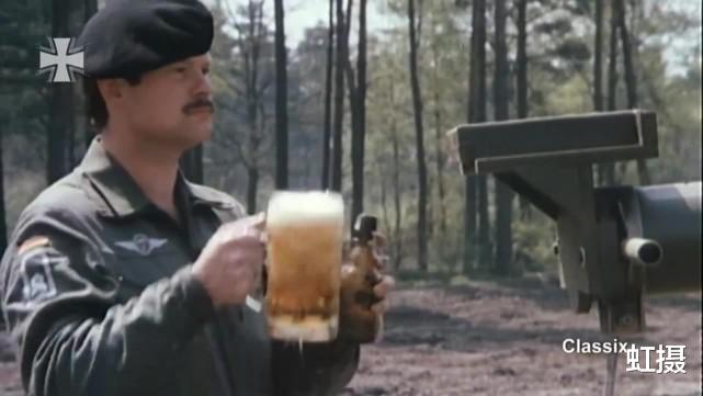 德軍有多愛啤酒？阿富汗撤軍，22.5萬升酒還沒喝，派專機去運-圖10
