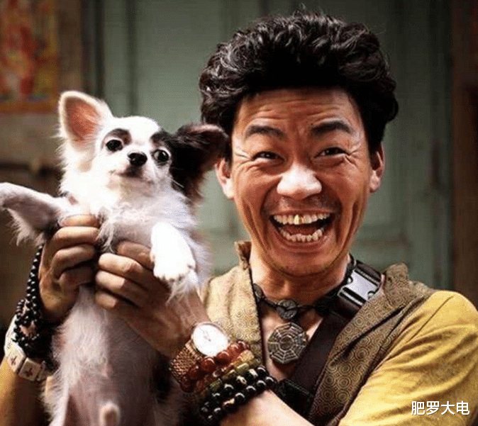 王宝强|王宝强考取直升飞机驾照?新造型逆袭成男神,网友吐槽还是土!