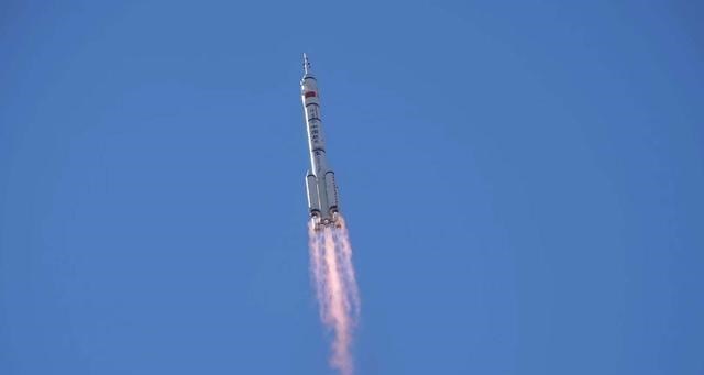 空间站 神舟13号就位！美德宇航员等待升空，NASA却抱怨空间站使用中文！