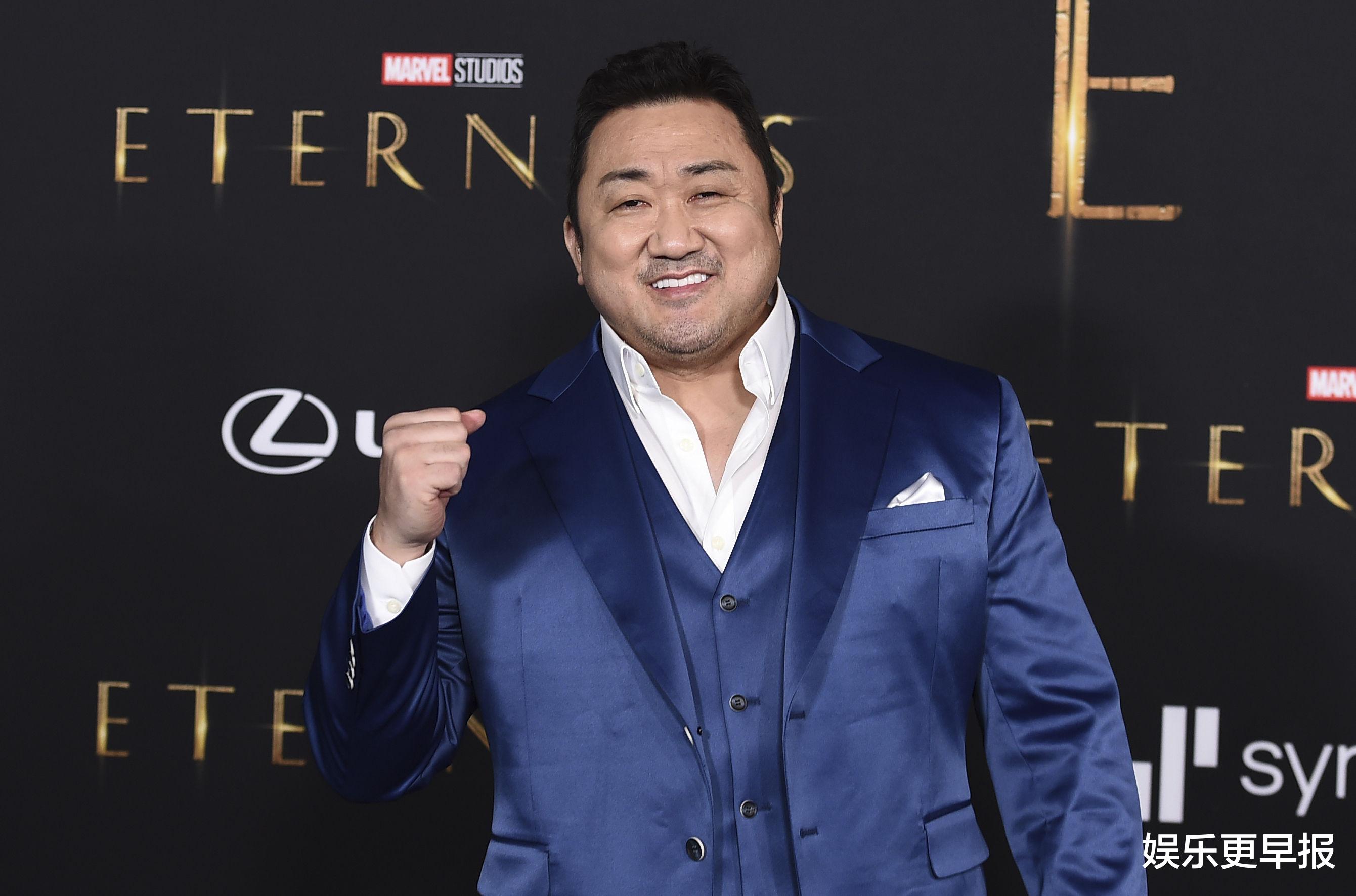 首映|马东石带小17岁「稳交6年女友」赴美看首映！亲牵线好莱坞大咖甜爆