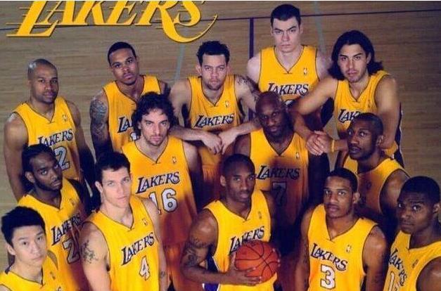 科比·布莱恩特|当年湖人没有三巨头,为何却能够拿下两连冠?科比加索尔这么强么