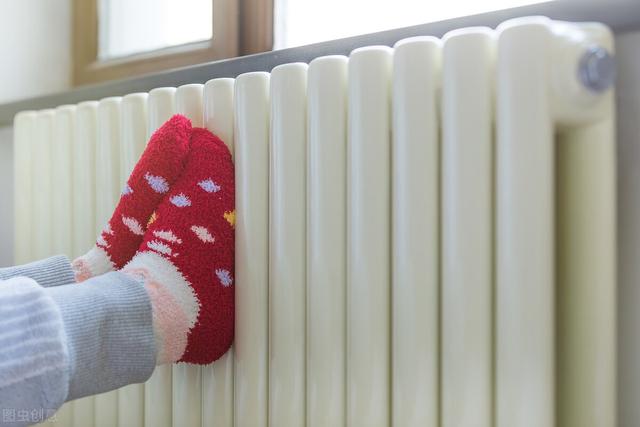 杨姐叙说 北方供暖那么贵，为什么不开空调供暖？