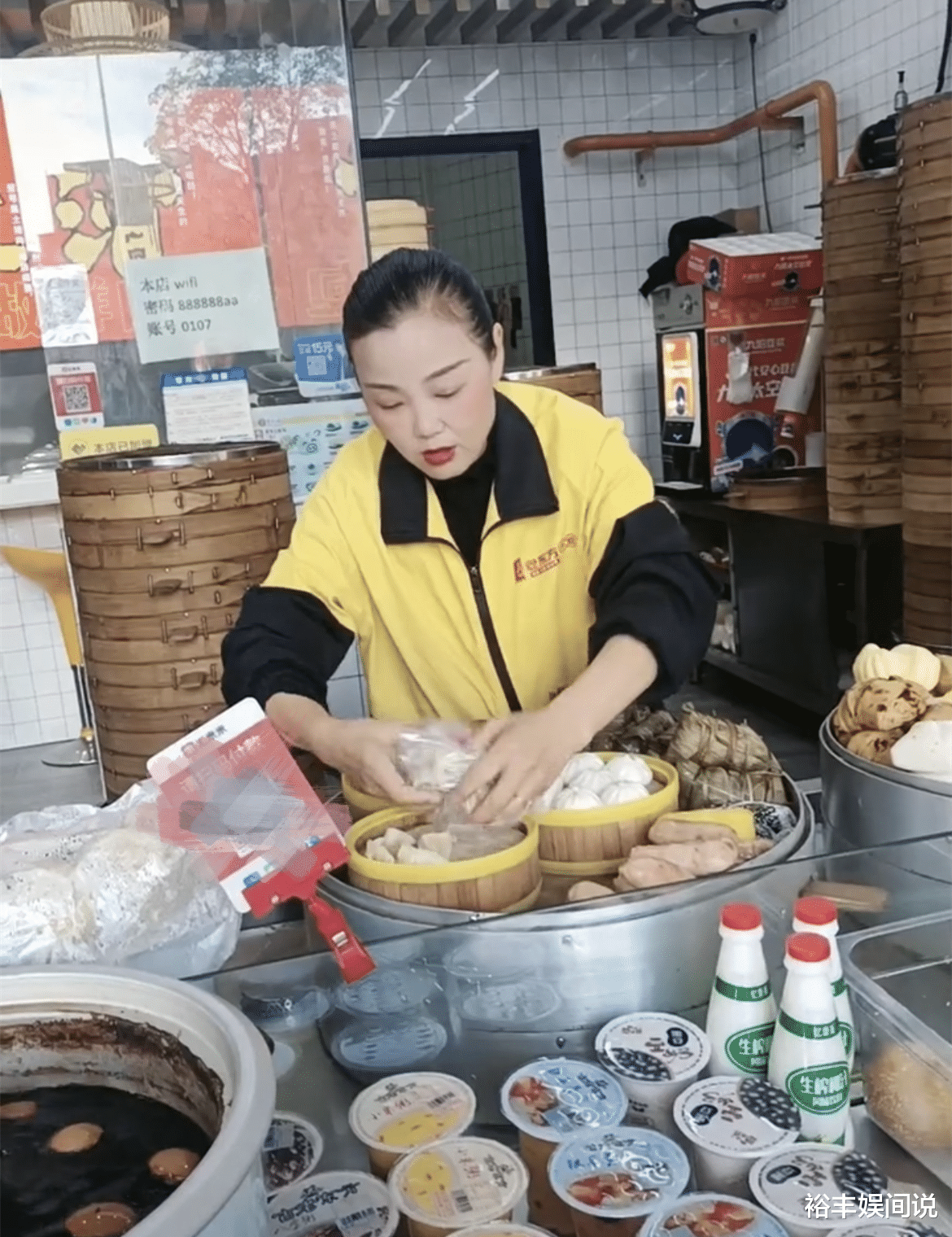 |孙卓妈妈现身包子铺忙碌，亲自为孙卓做包子馒头，无意中说漏嘴