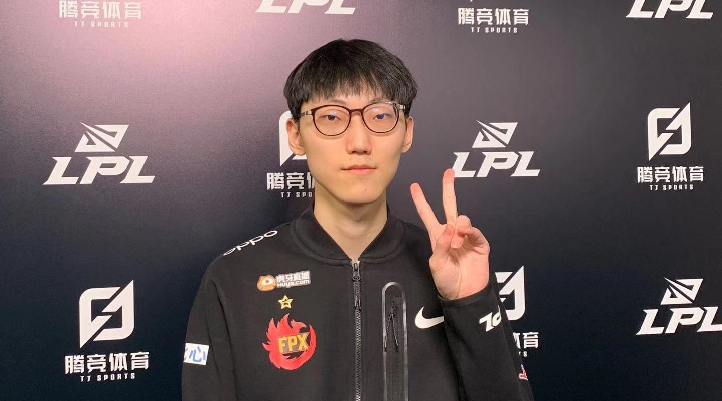 外挂|LOL：三个战区对Teddy有兴趣，欧成沦落打次级联赛