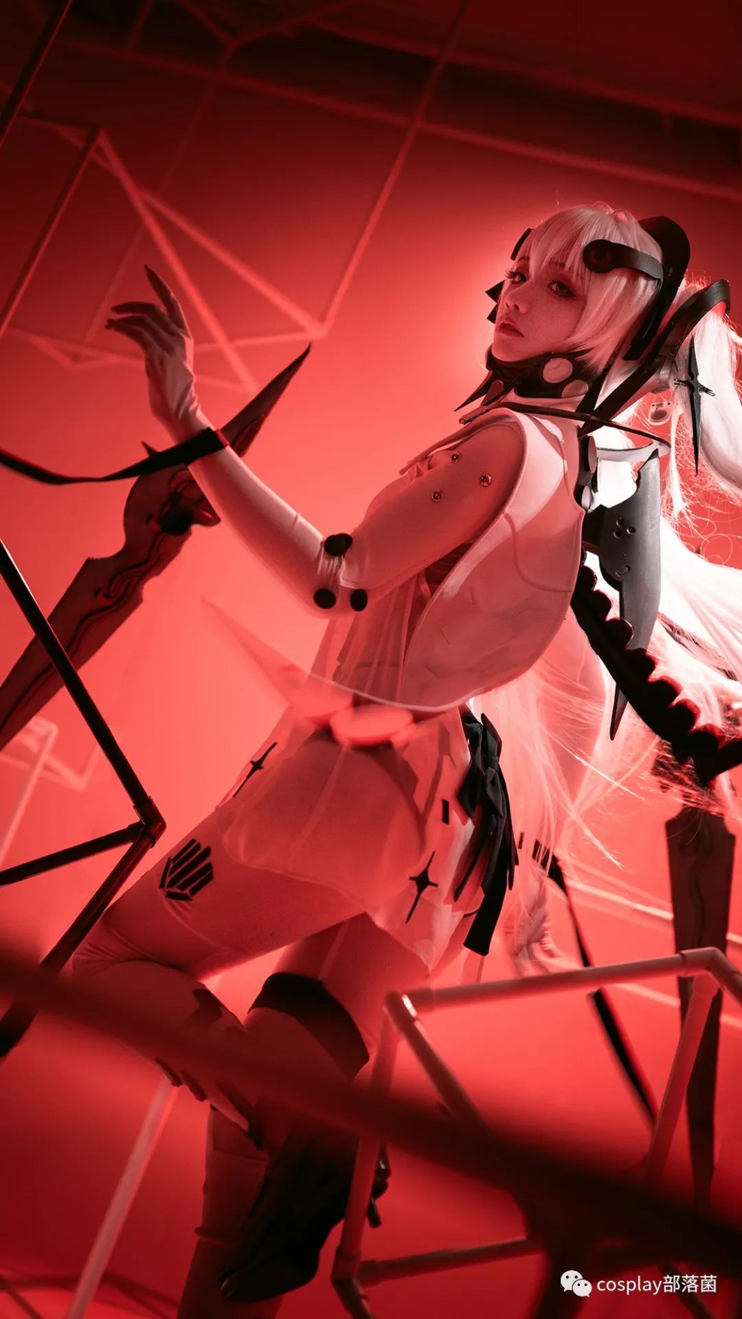 凡人修仙傳|cos：戰雙帕彌什構造體露娜?銀冕cos正片@流一