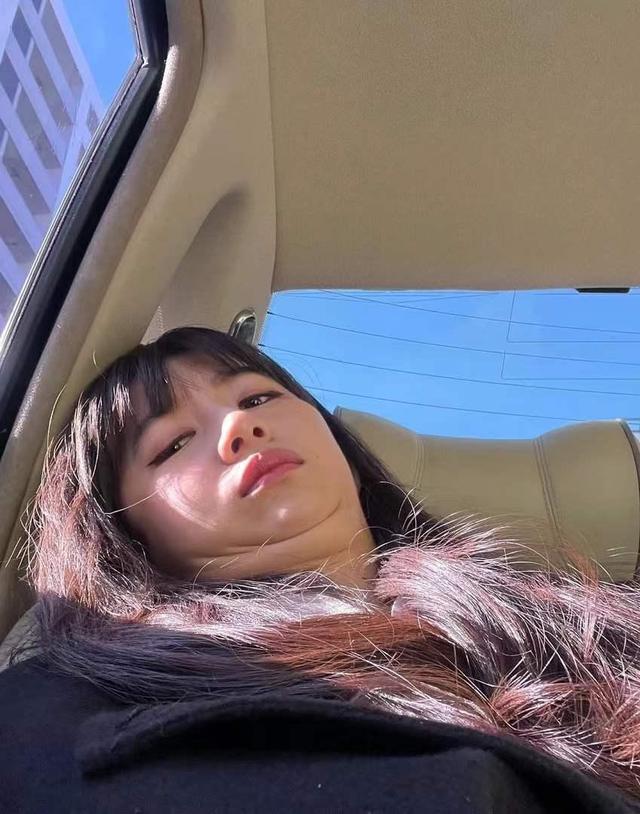 双下巴|木村拓哉20岁长女自曝丑照，双下巴毫无包袱特别可爱，长卷发软萌